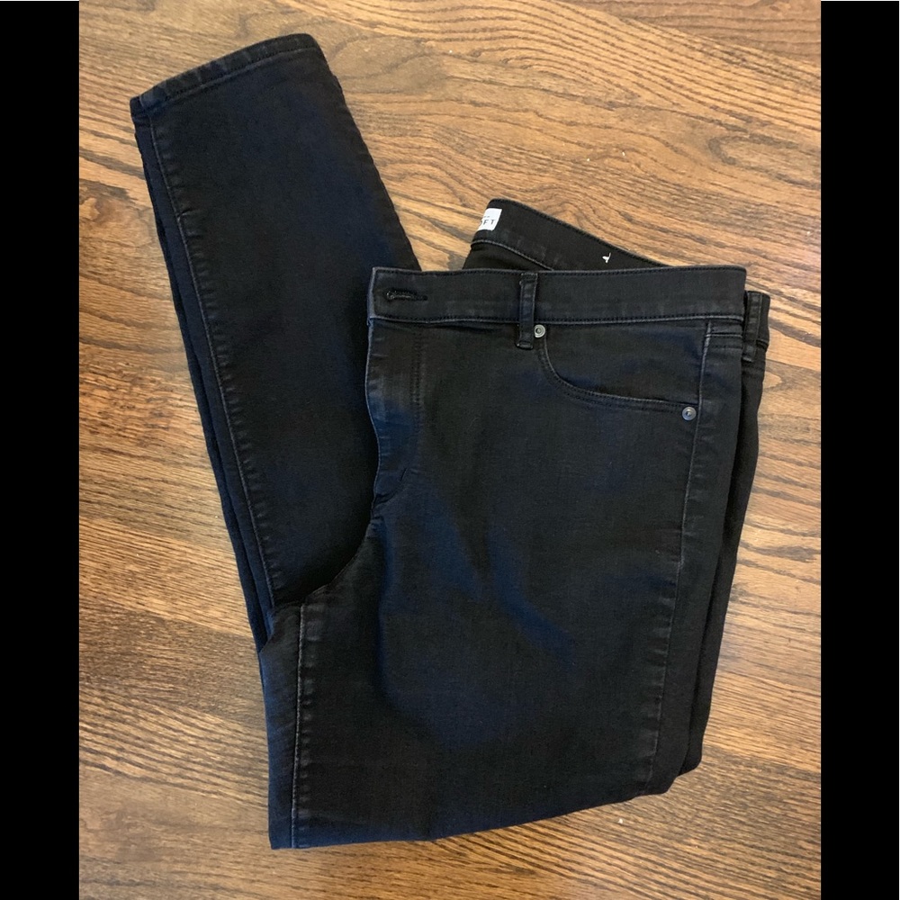 Black modern skinny LOFT jean
